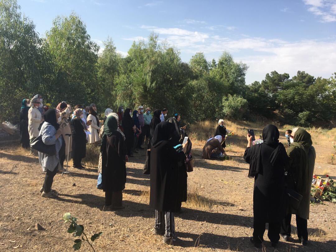 Relatives of victims of Iran's 1988 massacre forcibly dispersed from Khavaran Cemetery in Tehran - 28 August 2020